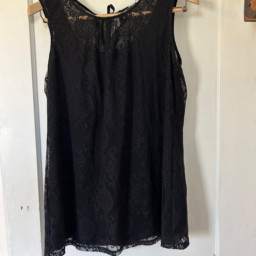 CAbi " Date Night" Black Floral Lace Sheath  Lined Sleeveless Cami Tank Blouse - Picture 2 of 12
